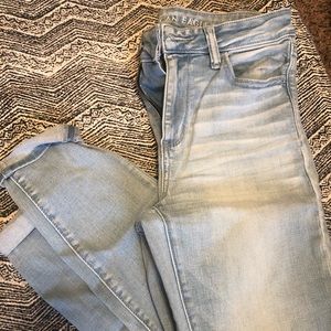 Light Wash American Eagle Hi-Rise Jegging